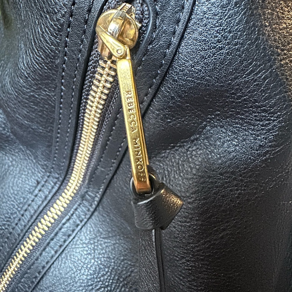 M.A.B.
Elegant Black Leather Hobo Bag - Picture 3 of 7